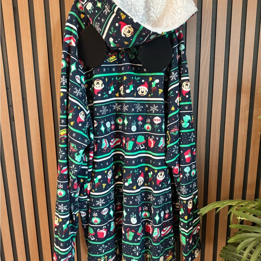 Disney XMAS Holiday Pajama Suit - Picture 9 of 12